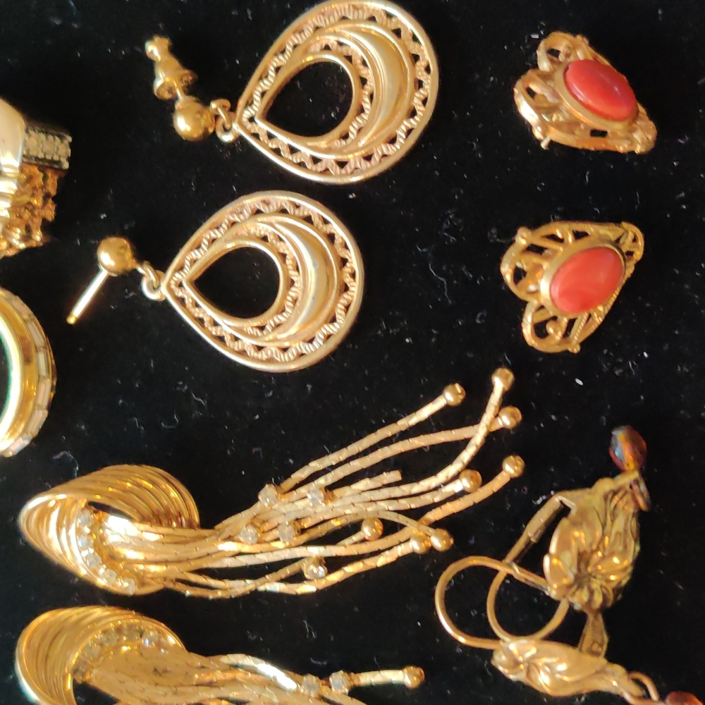 Vintage Lot Gold, Gold Filled, Gold Tone Jewelry Lot